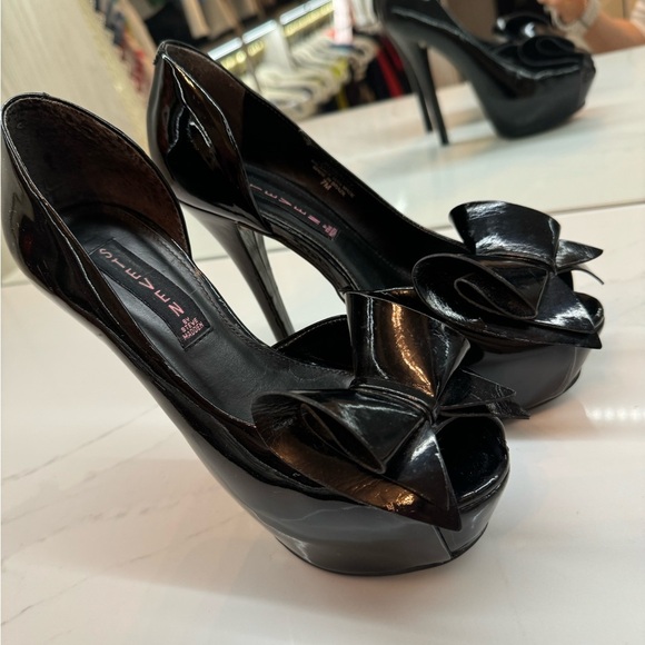 Steven by Steve Madden Black Patent Leather Platform Stiletto with Bow - Picture 5 of 5